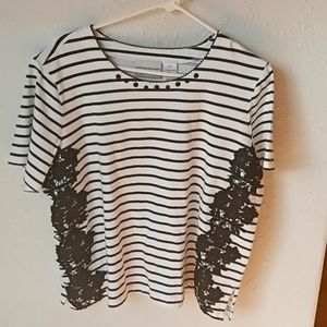 Petit XL Women's Top black and White Alfred dunner.